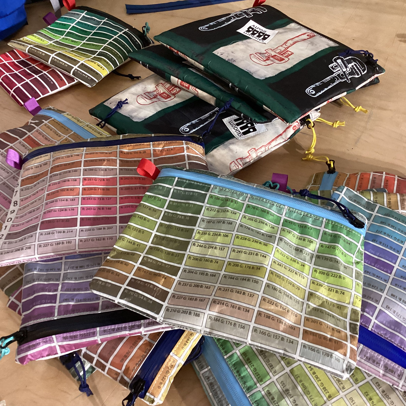 Dyneema Pantone zip bags