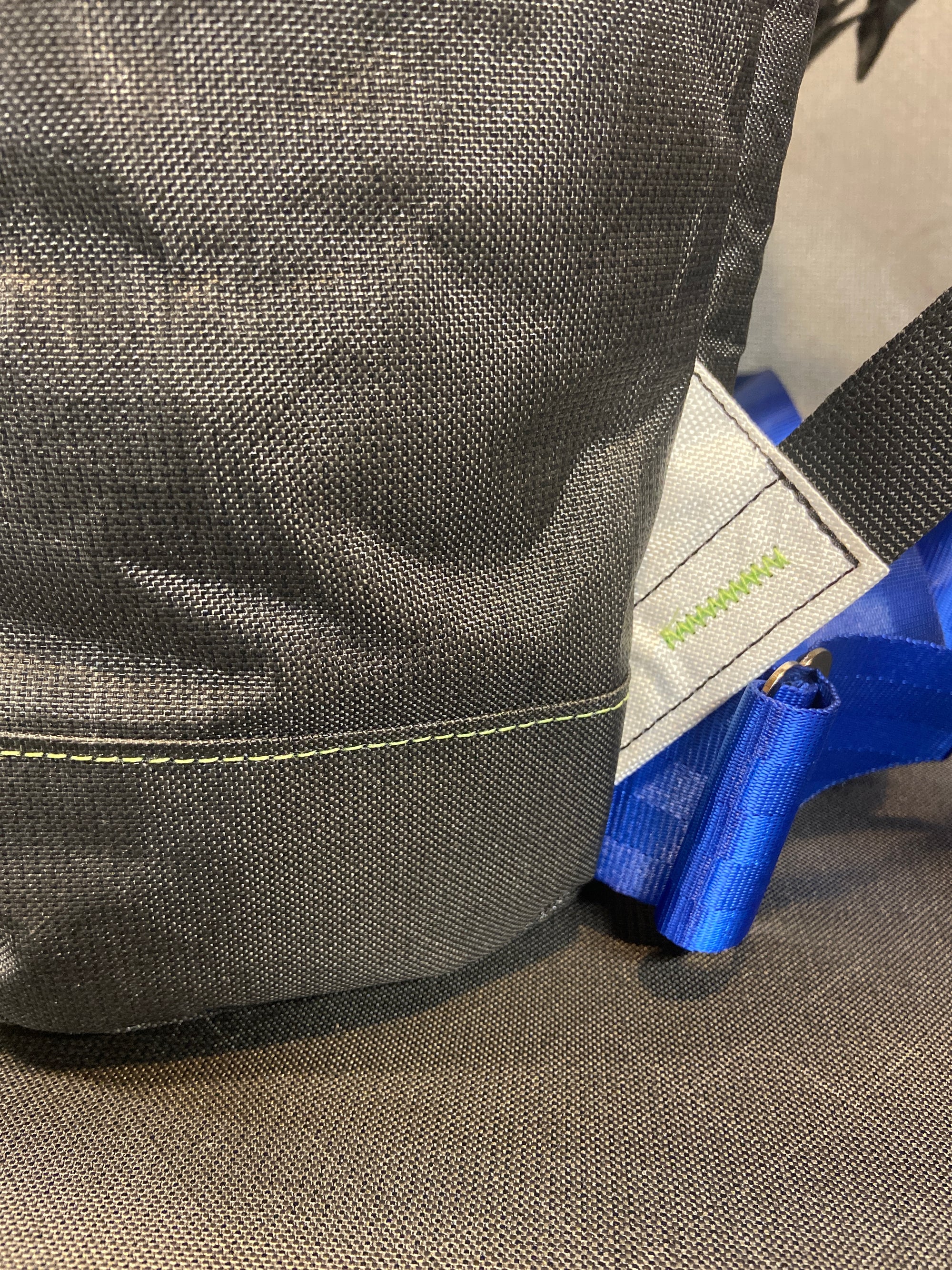 Removable 2" waist strap. - Alpine Luddites