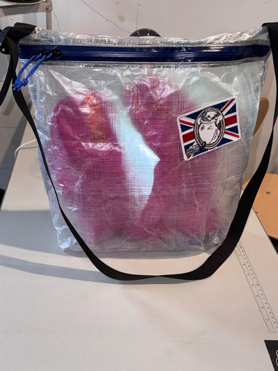 zippered Dyneema musette bag