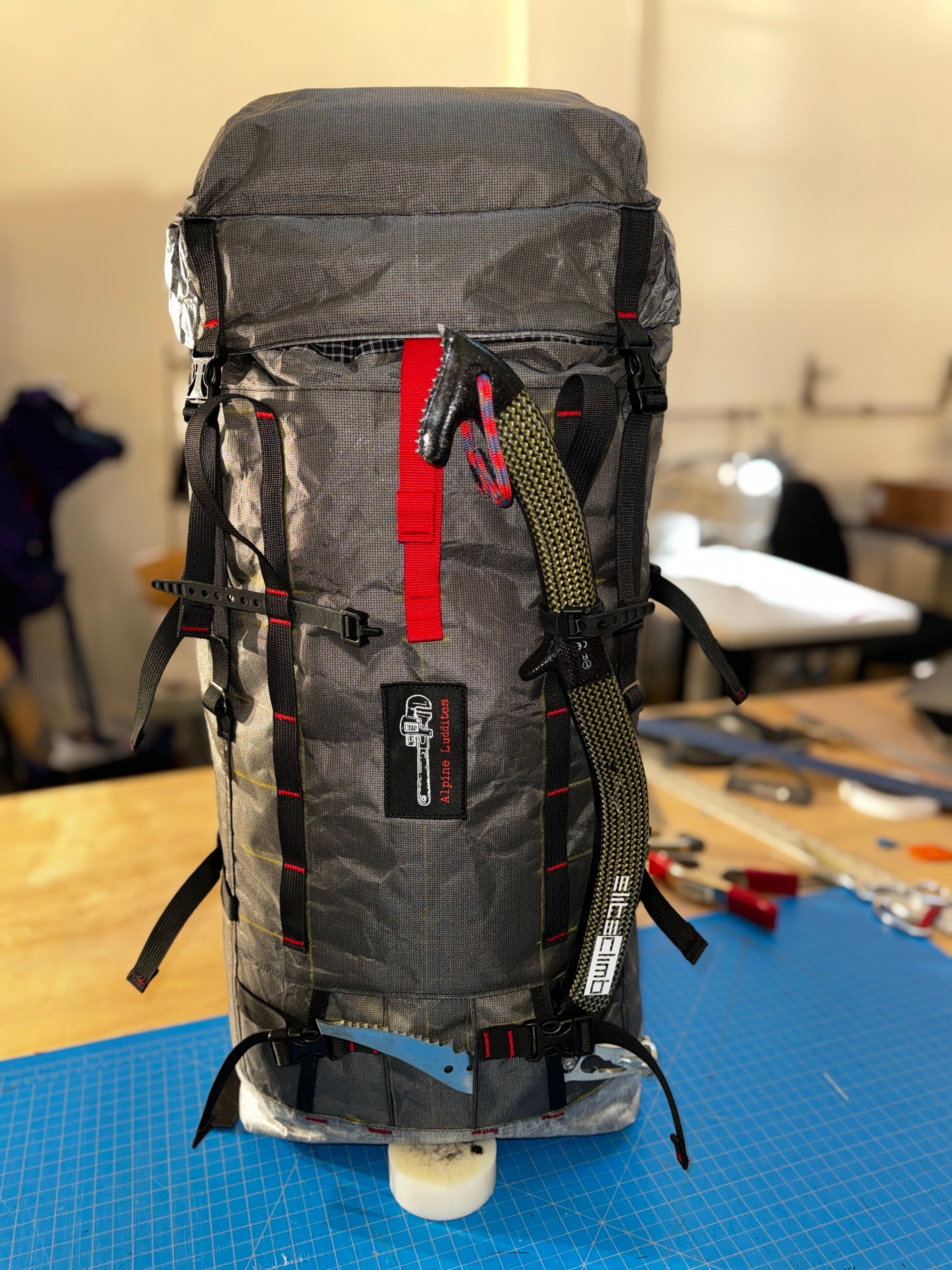 Alpine Machine 30- 50 Liter Pack