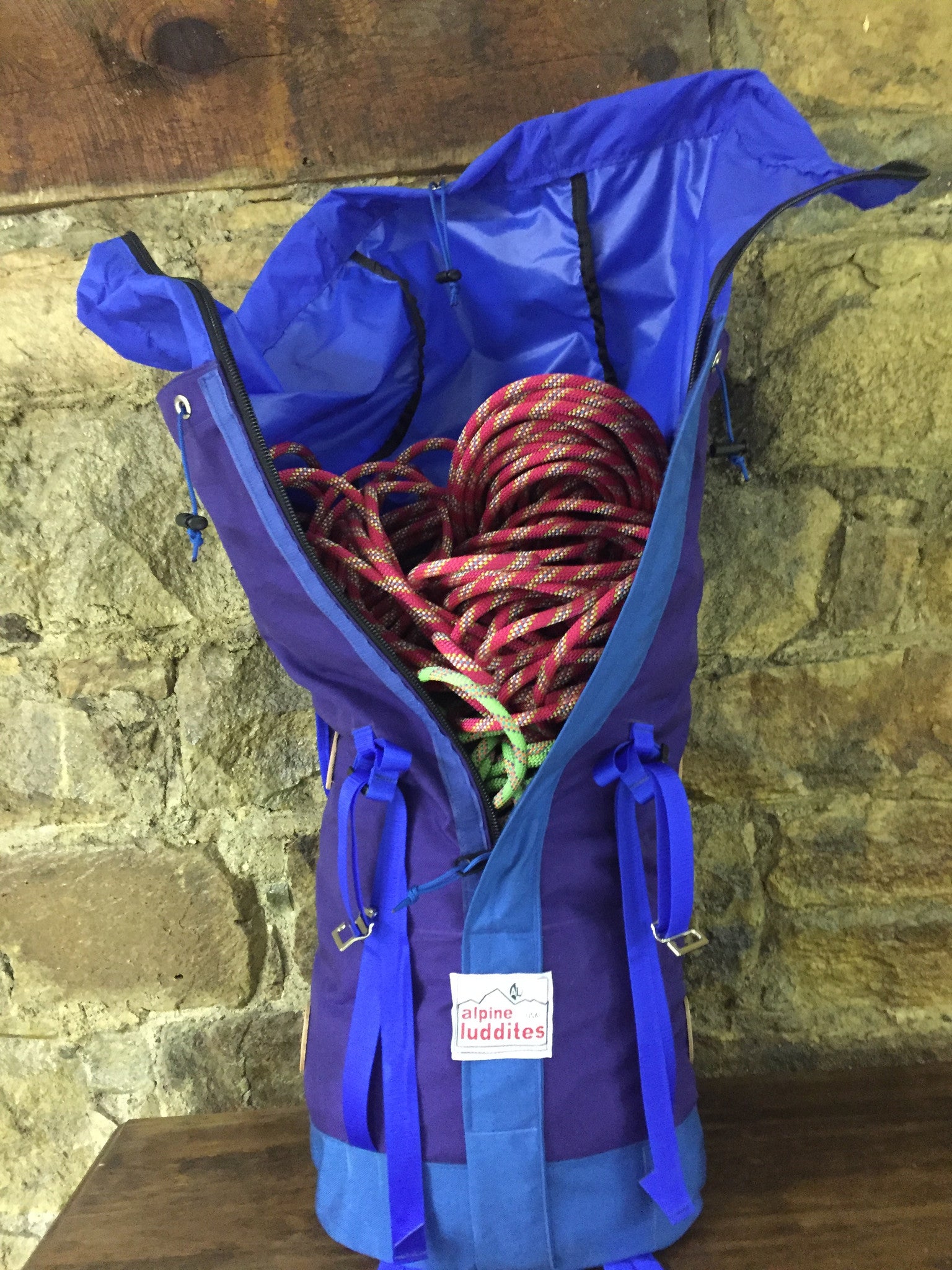Alpiniste - Alpine Luddites